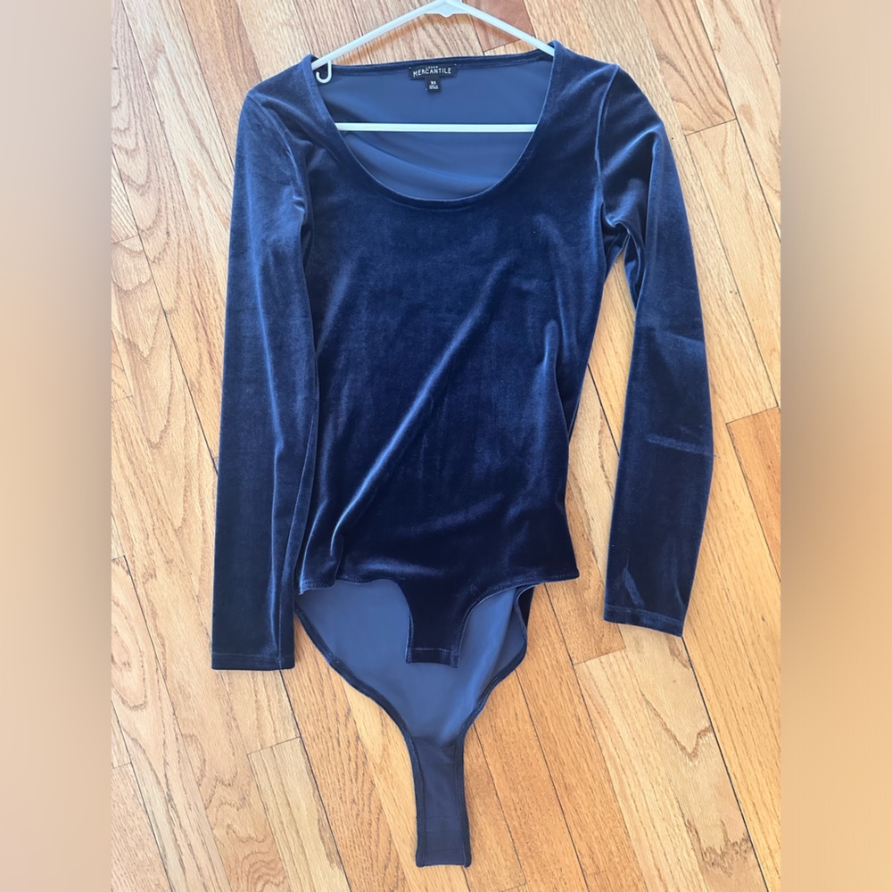 Elegant Navy Velvet Long Sleeve Bodysuit